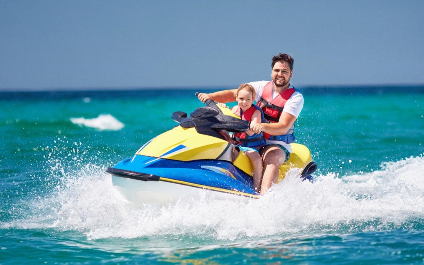 Jet-Skiing-in-Dubai